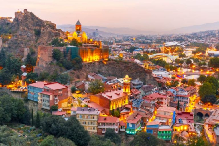 Tiflis Wein Tour – Traditionelle Weinkultur und kulinarische Highlights genießen